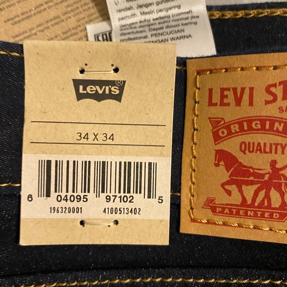 Levi’s - Picture 2 of 4